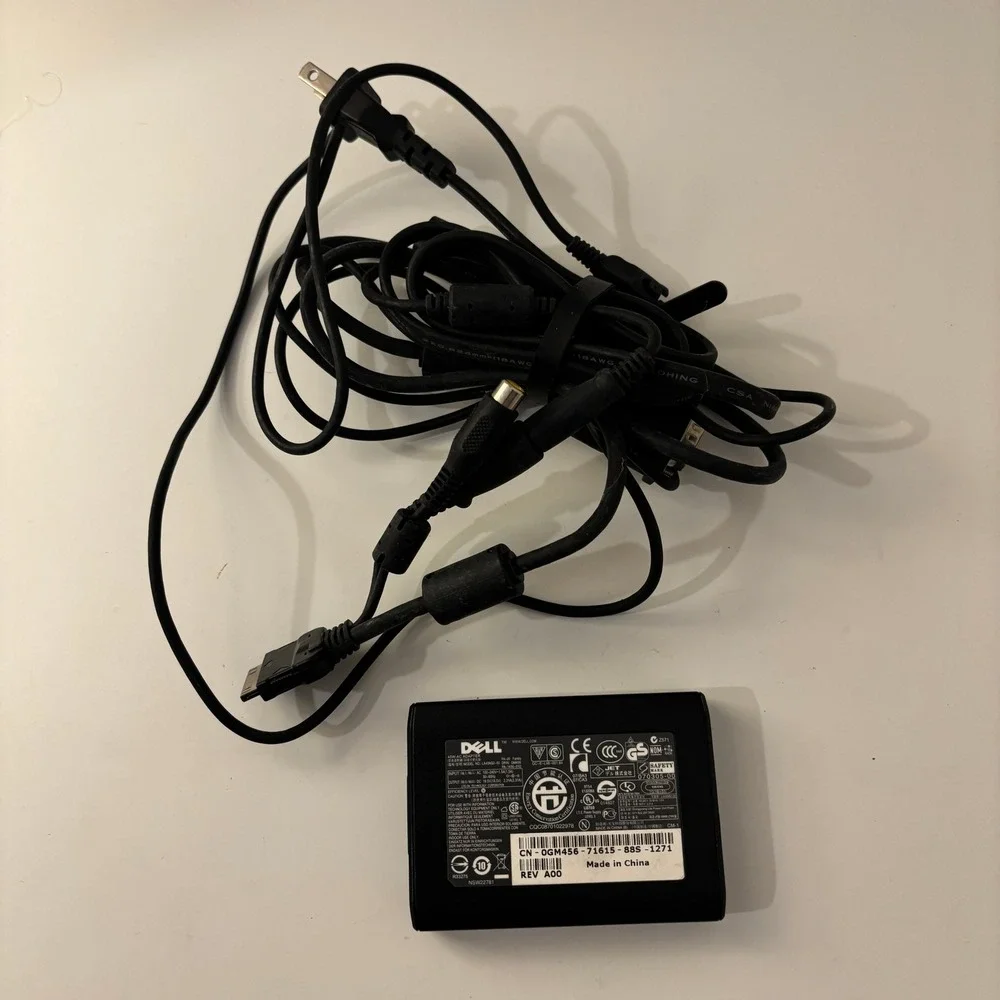Dell M109S Micro DLP Projector Ultra Mobile Pocket Bundle w/ Power Cable Case